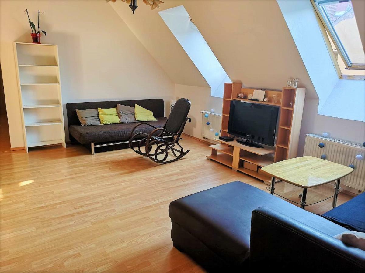 פץ' Centrum - A. Apartman מראה חיצוני תמונה